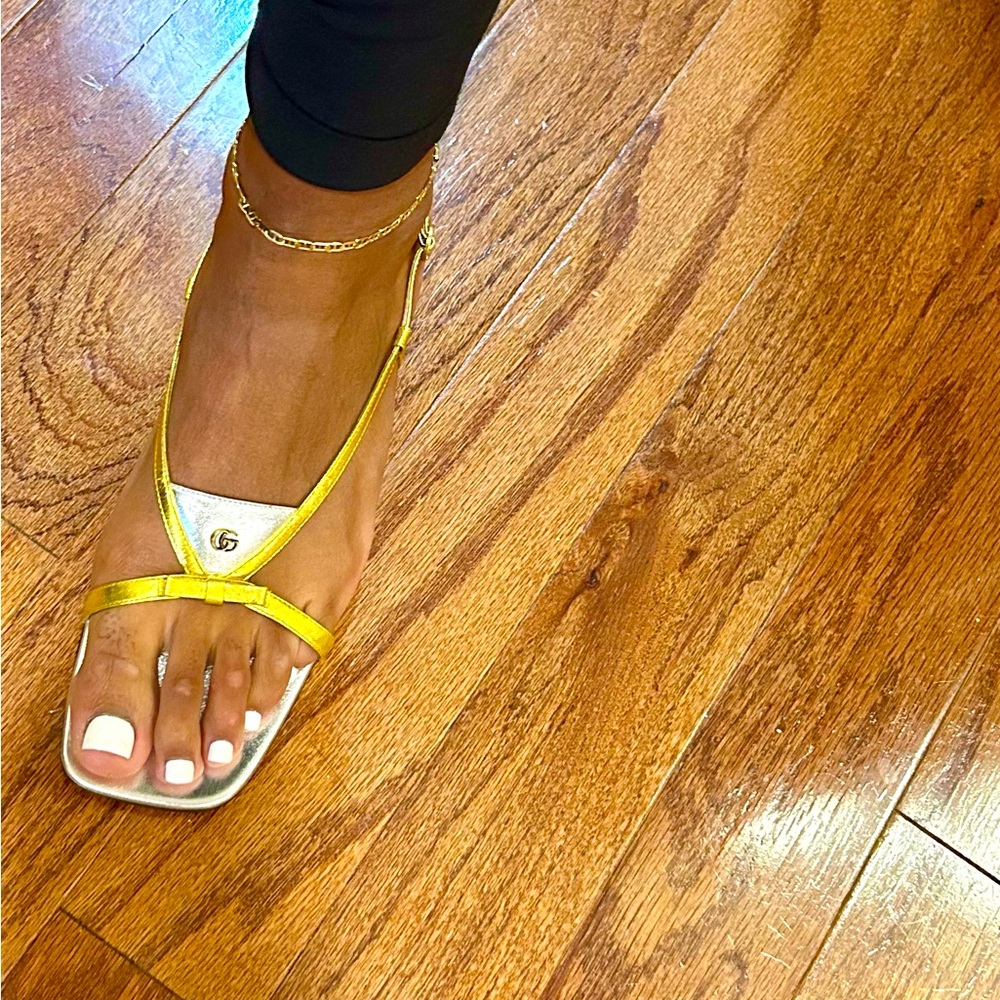 Gucci Women's Sandals with Gold Straps and Silver Footbed - Picture 2 of 8